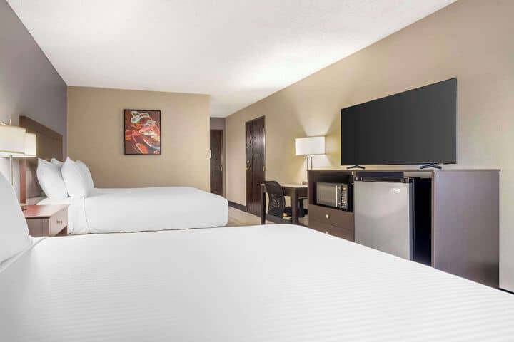 Room 7 of 43