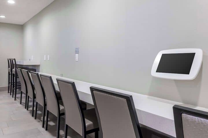 Business Center 42 of 43