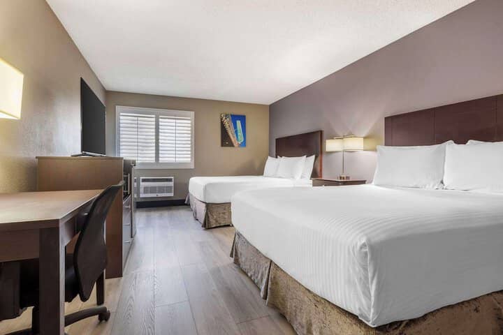 Room 21 of 43