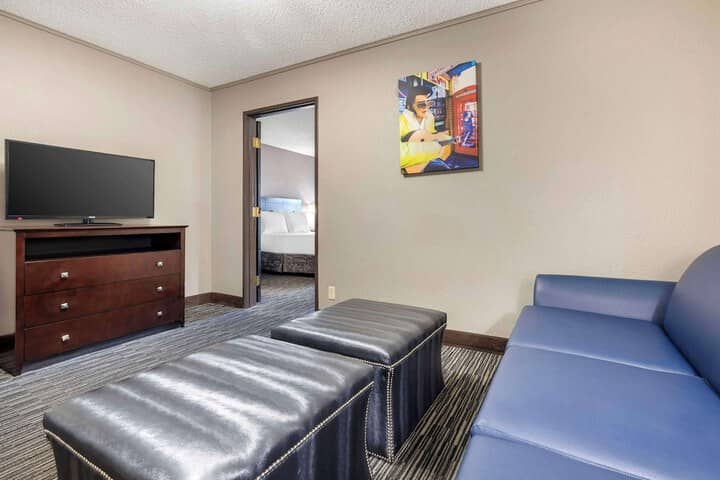 Room 11 of 43